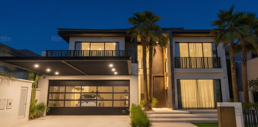 Villa en Palm Jumeirah, Dubai, 4 dormitorios, 683.7 m², № 83555