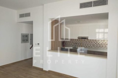 Bâtiment à Liwan, Dubai Land, Dubai, 2027 m², № 38750 - photo 4