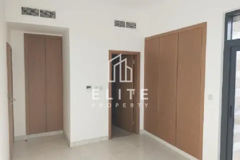 Building in Liwan, Dubai Land, Dubai 2027 sq.m. № 38750 - photo 4