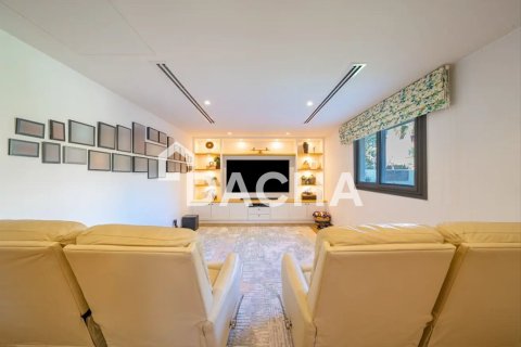 Villa in Meadows, Dubai 4 bedrooms, 372 sq.m. № 104762 - photo 4