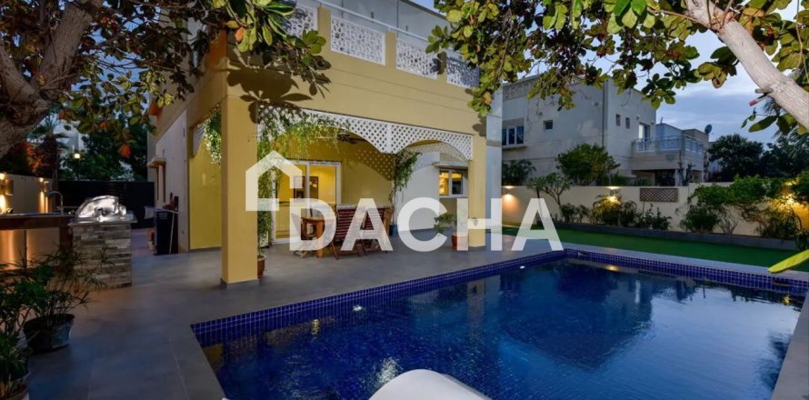 Villa in Meadows, Dubai 4 bedrooms, 372 sq.m. № 104762
