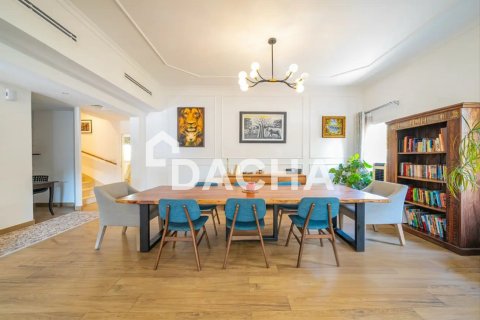 Villa in Meadows, Dubai 4 bedrooms, 372 sq.m. № 104762 - photo 9