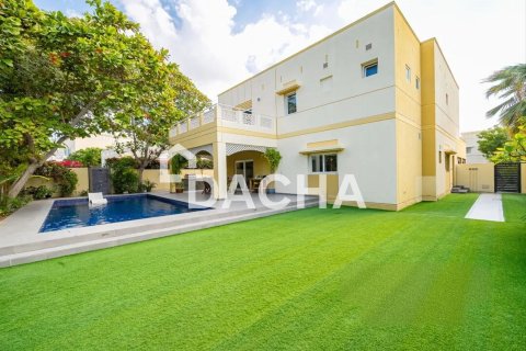 Villa in Meadows, Dubai 4 bedrooms, 372 sq.m. № 104762 - photo 3