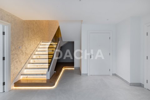 Apartment in Emaar 6 Towers, Dubai Marina, Dubai 3 bedrooms, 402 sq.m. № 104758 - photo 16