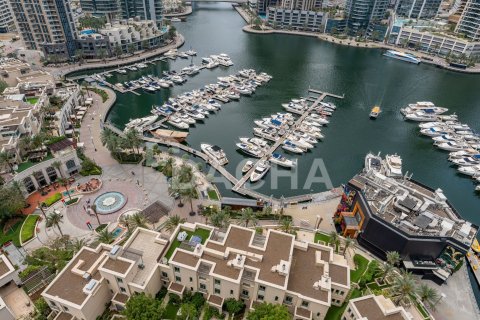 Apartment in Emaar 6 Towers, Dubai Marina, Dubai 3 bedrooms, 402 sq.m. № 104758 - photo 24
