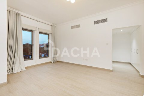 Villa in Jumeirah Islands, Dubai 5 bedrooms, 1303 sq.m. № 104759 - photo 13