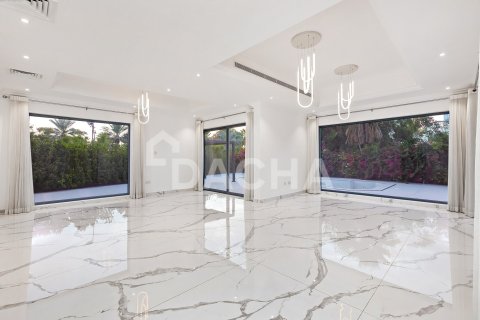 Villa in Jumeirah Islands, Dubai 5 bedrooms, 1303 sq.m. № 104759 - photo 23