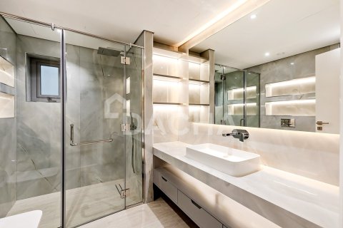 Villa in Jumeirah Islands, Dubai 5 bedrooms, 1303 sq.m. № 104759 - photo 12