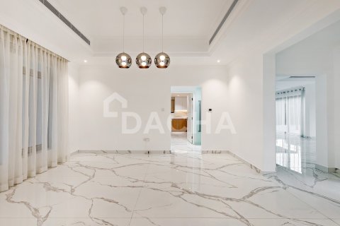 Villa in Jumeirah Islands, Dubai 5 bedrooms, 1303 sq.m. № 104759 - photo 18