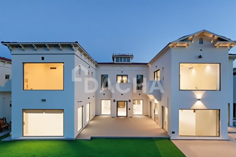 Villa in Jumeirah Islands, Dubai 5 bedrooms, 1303 sq.m. № 104759 - photo 24