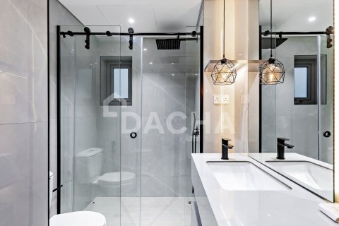 Villa in Jumeirah Islands, Dubai 5 bedrooms, 1303 sq.m. № 104759 - photo 10