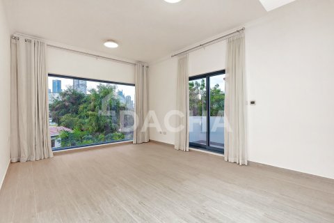 Villa in Jumeirah Islands, Dubai 5 bedrooms, 1303 sq.m. № 104759 - photo 7