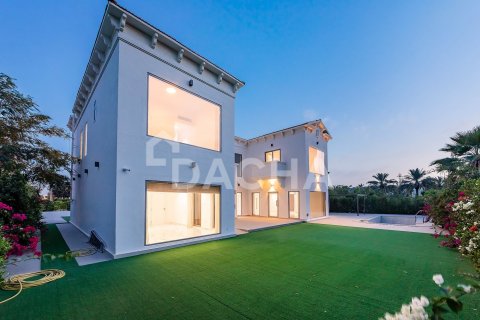 Villa in Jumeirah Islands, Dubai 5 bedrooms, 1303 sq.m. № 104759 - photo 26