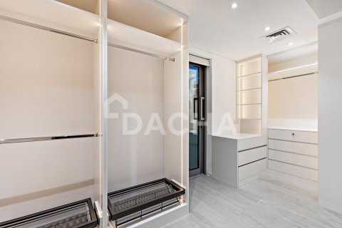 Villa in Jumeirah Islands, Dubai 5 bedrooms, 1303 sq.m. № 104759 - photo 4