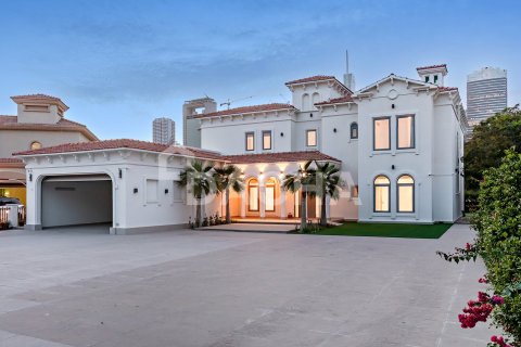 Villa in Jumeirah Islands, Dubai 5 bedrooms, 1303 sq.m. № 104759 - photo 27