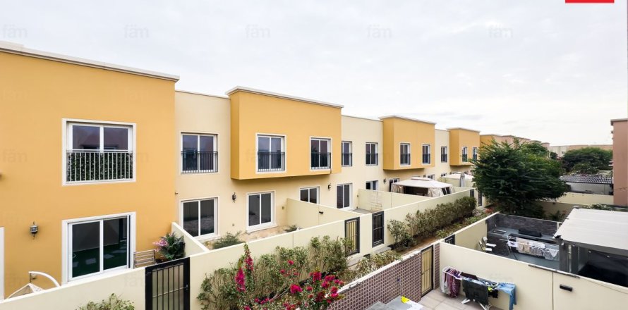 Adosado en Dubai, 4 dormitorios, 230 m², № 83706