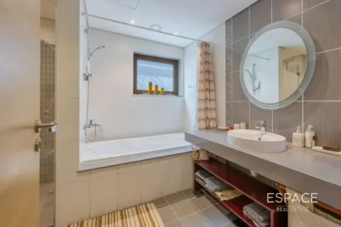 Adosado en Al Furjan, Dubai, 3 dormitorios, 262 m², № 122547 - foto 12