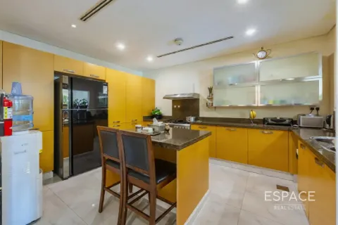 Adosado en Al Furjan, Dubai, 3 dormitorios, 262 m², № 122547 - foto 6