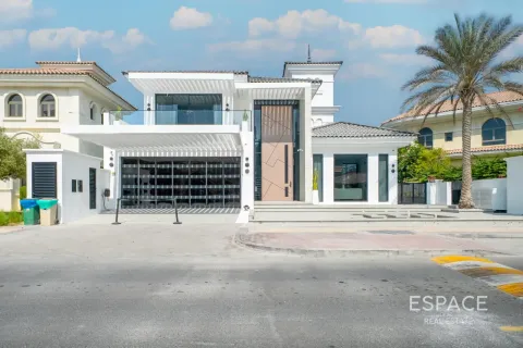 Вилла в Пальме Джумейре, Дубай, 4 спальни, 483м², № 122545
