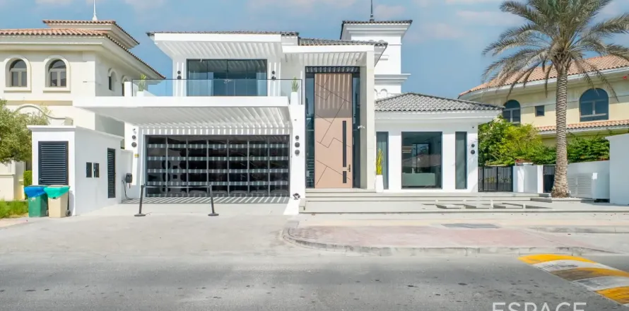 Вилла в Пальме Джумейре, Дубай, 4 спальни, 483м², № 122545