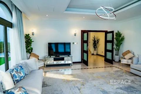 Villa à Palm Jumeirah, Dubai, 5 chambres, 530 m², № 122544 - photo 12