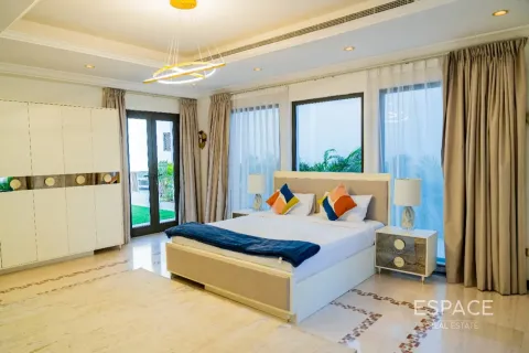Villa à Palm Jumeirah, Dubai, 5 chambres, 530 m², № 122544 - photo 4