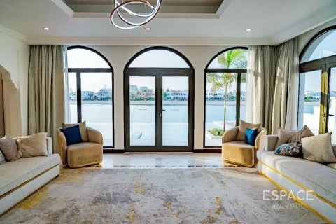 Villa à Palm Jumeirah, Dubai, 5 chambres, 530 m², № 122544 - photo 2