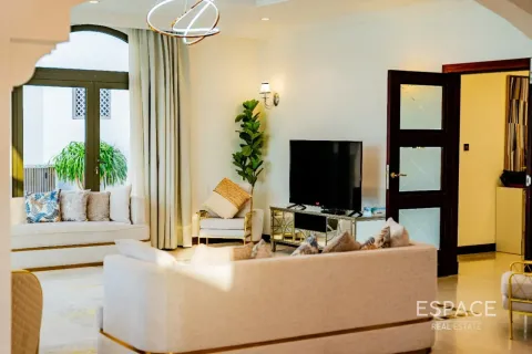 Villa à Palm Jumeirah, Dubai, 5 chambres, 530 m², № 122544 - photo 6