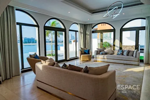 Villa à Palm Jumeirah, Dubai, 5 chambres, 530 m², № 122544 - photo 7