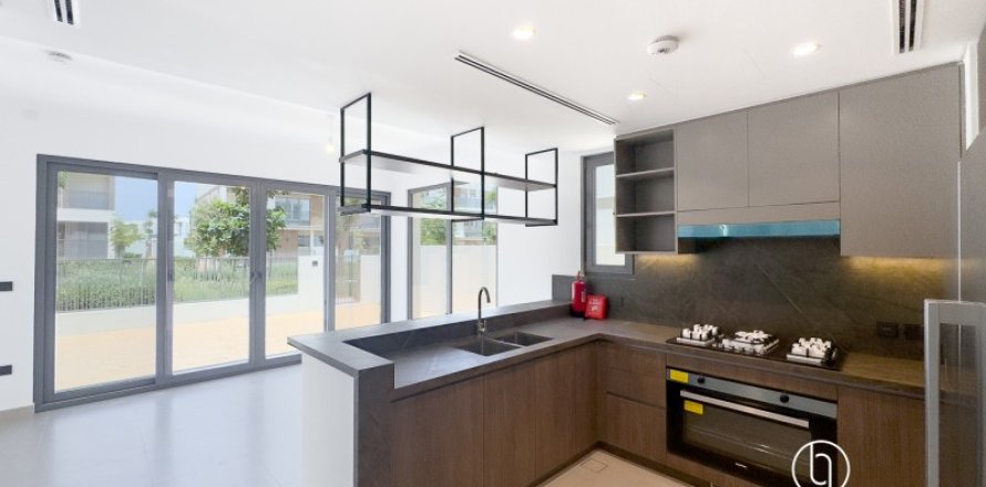 Villa en Dubai, 4 dormitorios, 227.1 m², № 78117