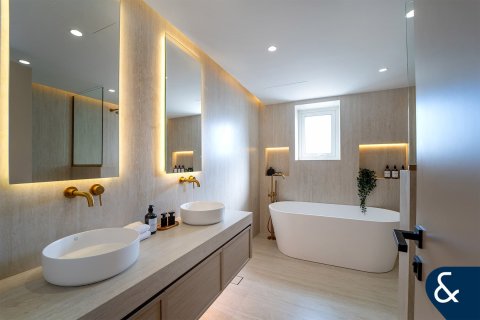 Купить виллу в Арабиан Ранчес, Дубай: 4 спальни, 231м², № 91296 - фото 12