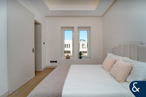 Купить виллу в Арабиан Ранчес, Дубай: 4 спальни, 231м², № 91296 - фото 17