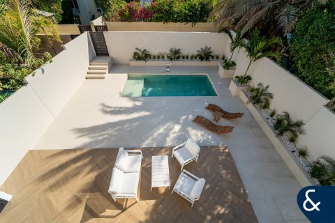 Купить виллу в Арабиан Ранчес, Дубай: 4 спальни, 231м², № 91296 - фото 13