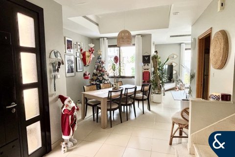 Вилла в Mira, Рим, Дубай, 3 спальни, 264м², № 91295