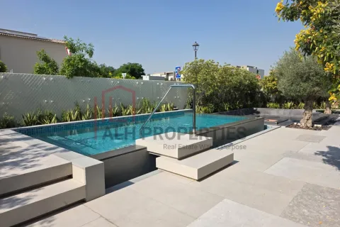 Villa in Villanova, Dubai Land, Dubai 4 bedrooms, 500 sq.m. № 92744 - photo 14