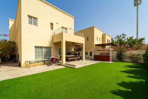 Villa in Dubai 3 bedrooms, 461 sq.m. № 120596 - photo 17