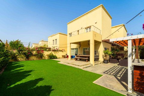 Villa in Dubai 3 bedrooms, 461 sq.m. № 120596 - photo 18