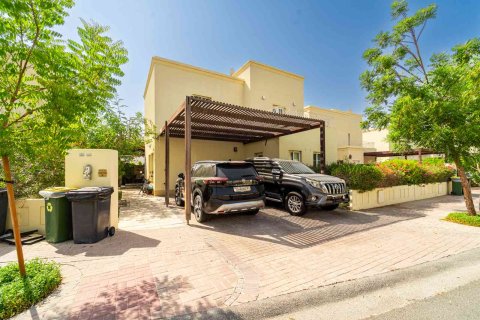 Villa in Dubai 3 bedrooms, 461 sq.m. № 120596 - photo 2