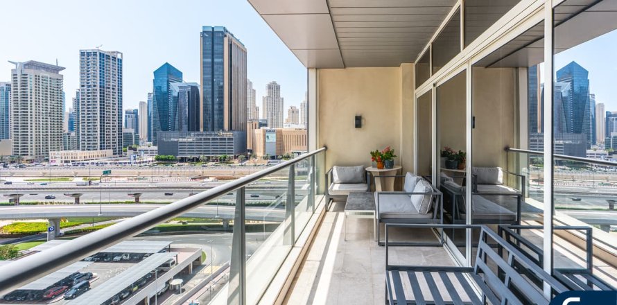 Apartment in Jumeirah Lake Towers, Dubai 2 bedrooms, 189 sq.m. № 74864