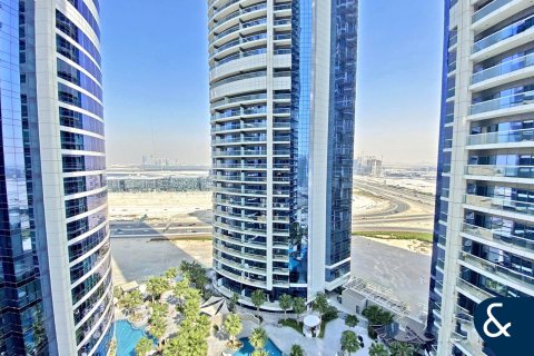 Снять в аренду квартиру в DAMAC Towers by Paramount, Бизнес-Бэй, Дубай: 2 спальни, 141м², № 88768 - фото 5