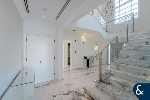 Villa en Jumeirah Golf Estates, Dubai, 5 dormitorios, 795 m², № 88777 - foto 7