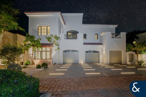 Villa en Jumeirah Golf Estates, Dubai, 5 dormitorios, 795 m², № 88777 - foto 2