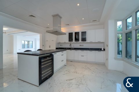 Villa en Jumeirah Golf Estates, Dubai, 5 dormitorios, 795 m², № 88777 - foto 9