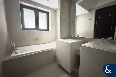 Apartment in Downtown Dubai (Downtown Burj Dubai), Dubai 2 bedrooms, 133 sq.m. № 88766 - photo 12