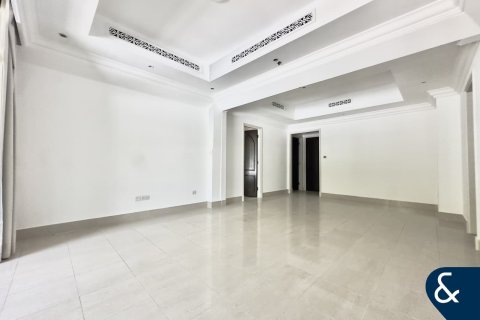 Apartment in Downtown Dubai (Downtown Burj Dubai), Dubai 2 bedrooms, 133 sq.m. № 88766 - photo 4
