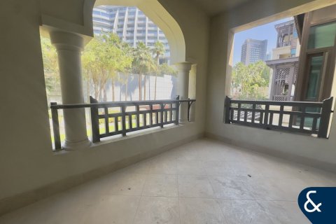 Apartment in Downtown Dubai (Downtown Burj Dubai), Dubai 2 bedrooms, 133 sq.m. № 88766 - photo 17