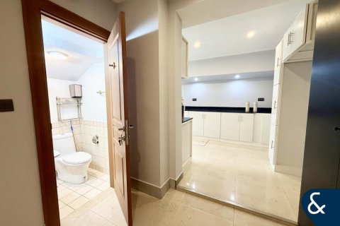 Townhouse in Meadows, Dubai 5 bedrooms, 343 sq.m. № 88781 - photo 18