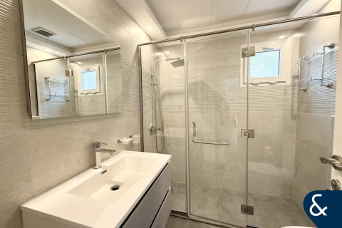 Townhouse in Meadows, Dubai 5 bedrooms, 343 sq.m. № 88781 - photo 6