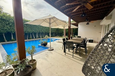 Townhouse in Meadows, Dubai 5 bedrooms, 343 sq.m. № 88781 - photo 13