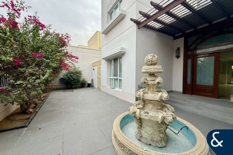 Townhouse in Meadows, Dubai 5 bedrooms, 343 sq.m. № 88781 - photo 5
